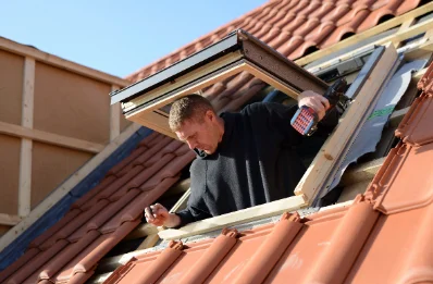 Pose de fenêtres de toit Velux à Lande-Patry